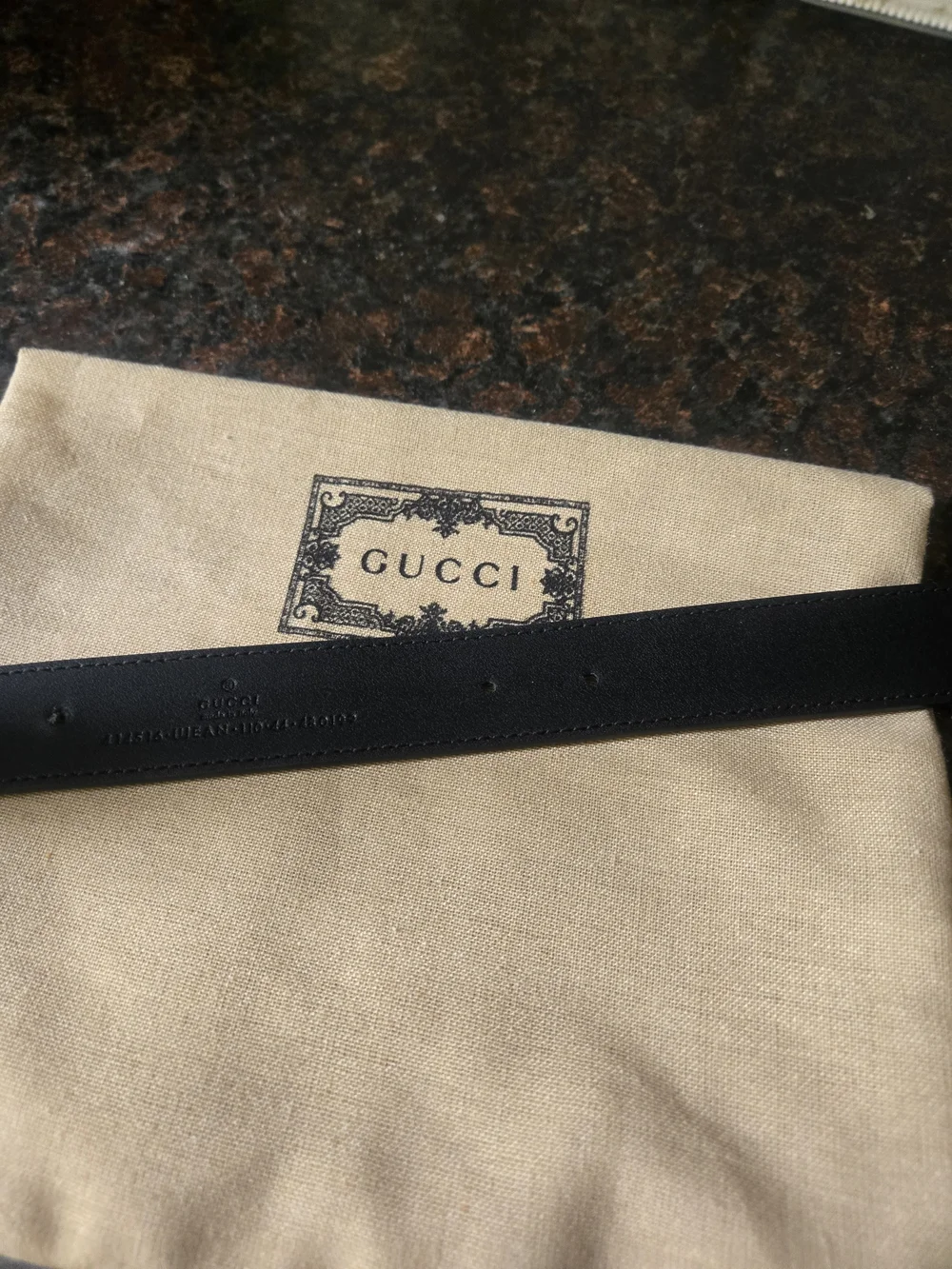Gucci Black Leather Belt with Silver Double G Buckle and Red/Green Bee Motif